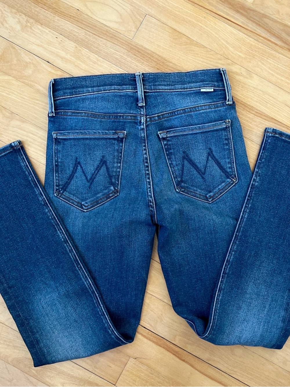 MOTHER Mid Rise Dazzler Ankle Jeans Medium Wash - 26 - Picture 5 of 5